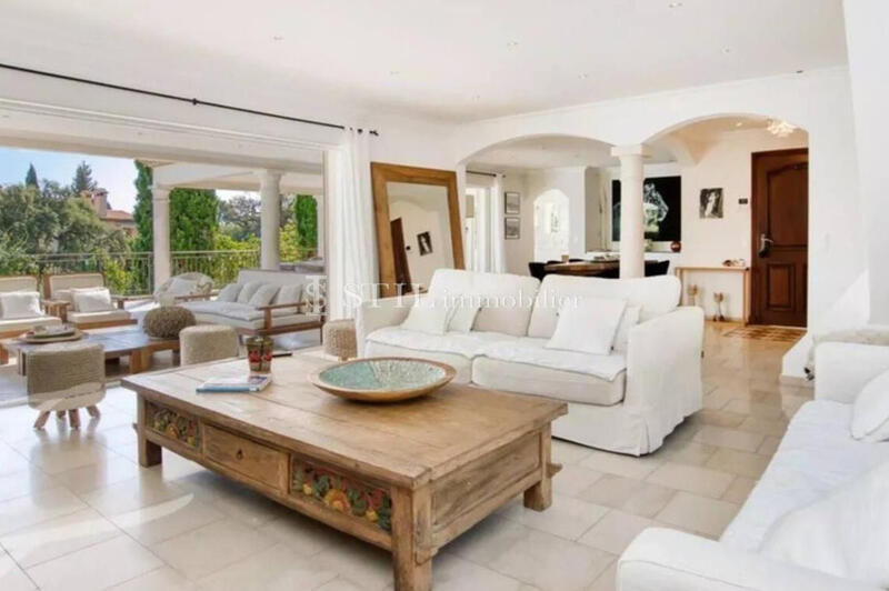 Villa - 370 m² - 8 pièces