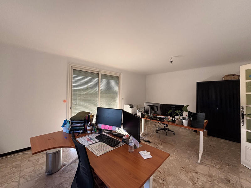 Bureau - 204 m²