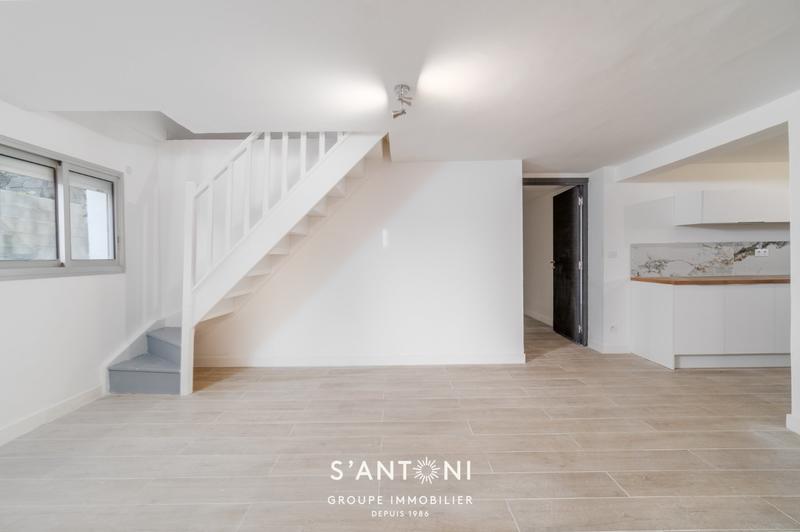 Maison - 217 m² - 5 pièces