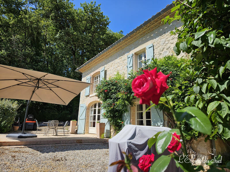 Maison - 251 m² - 9 pièces