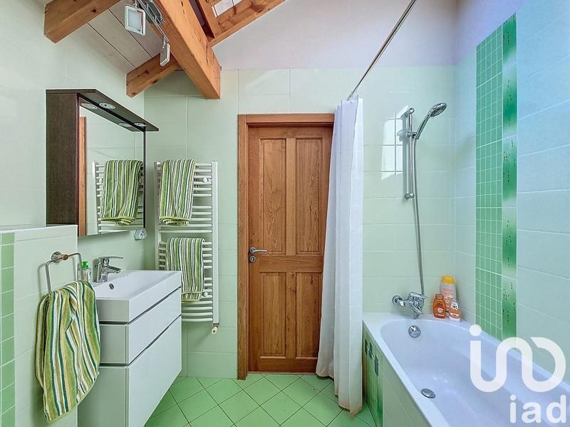 Maison - 258 m² - 9 pièces