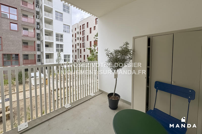 Chambre - 12 m² - 5 pièces