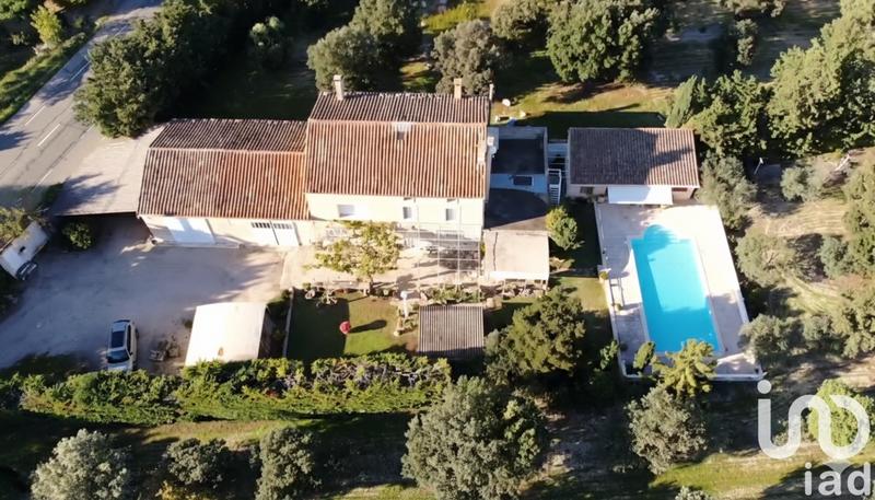 Maison - 242 m² - 7 pièces