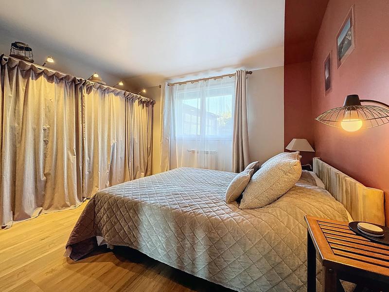 Propriété - 283 m² - 10 pièces