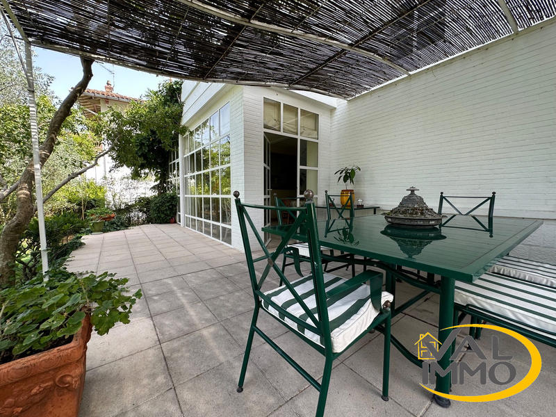 Maison - 270 m² - 7 pièces