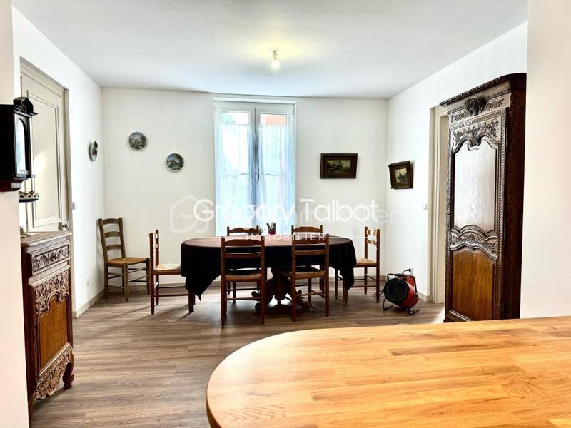 Maison - 301 m² - 11 pièces