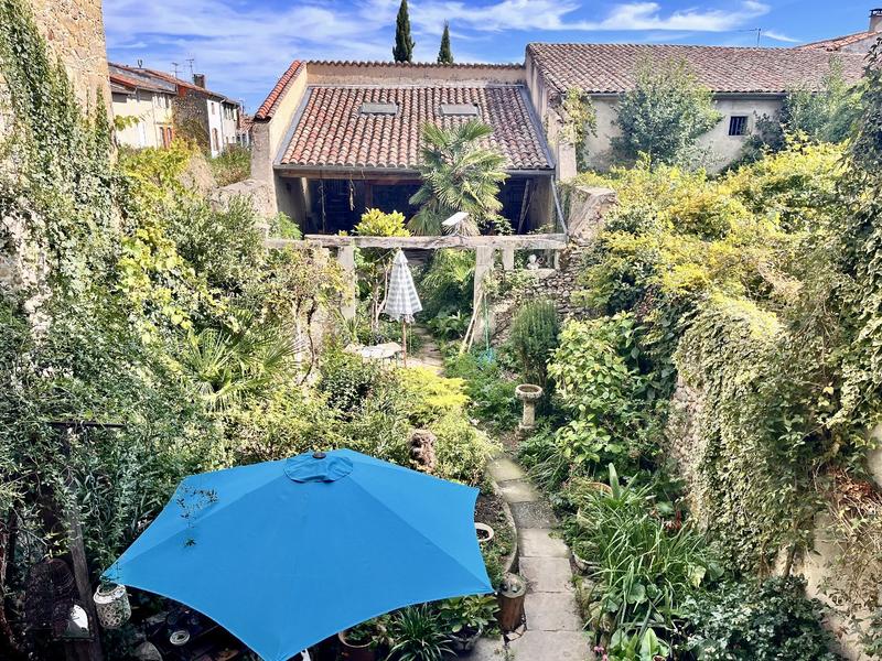 Maison - 250 m² - 10 pièces