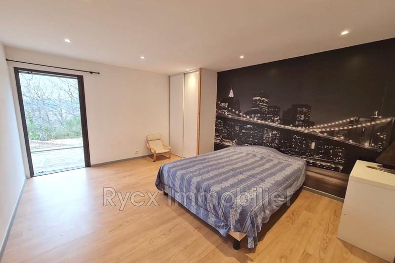 Maison - 180 m² - 6 pièces