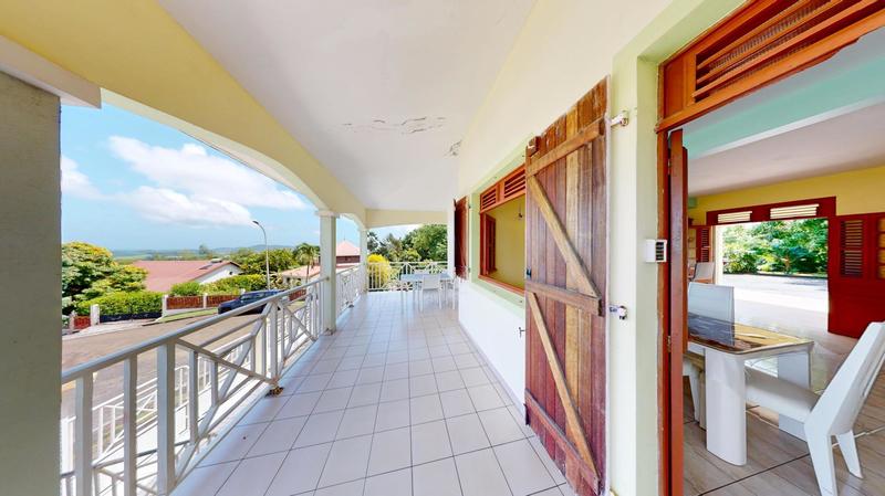 Maison - 180 m² - 7 pièces