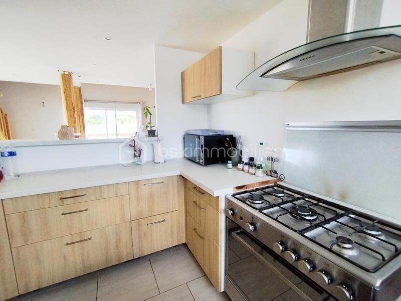 Maison - 218 m² - 5 pièces