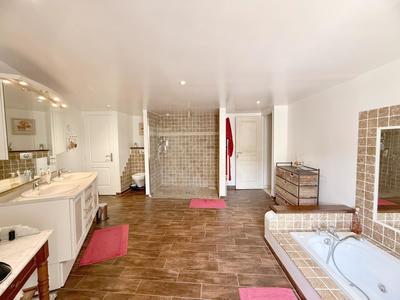 Maison - 195 m² - 6 pièces