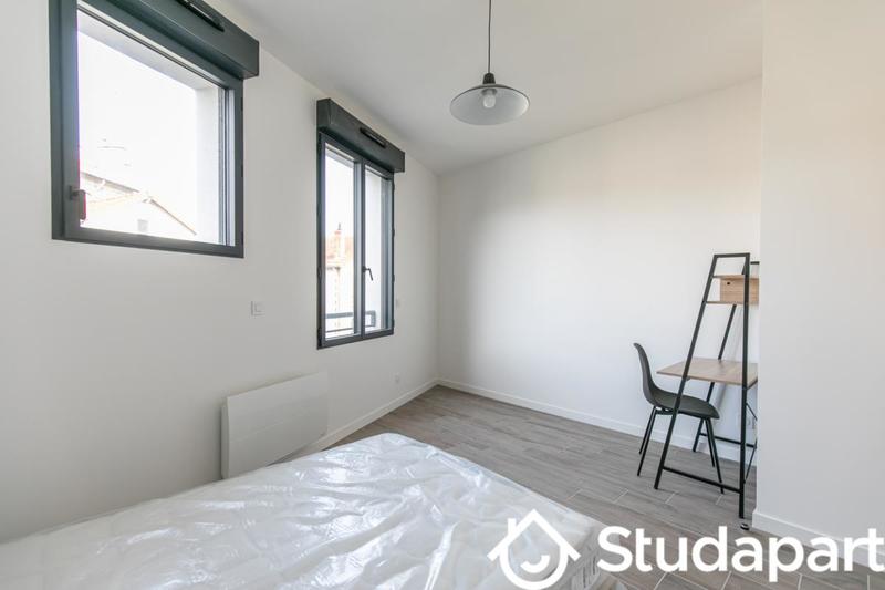 Chambre - 13 m² - 1 pièce