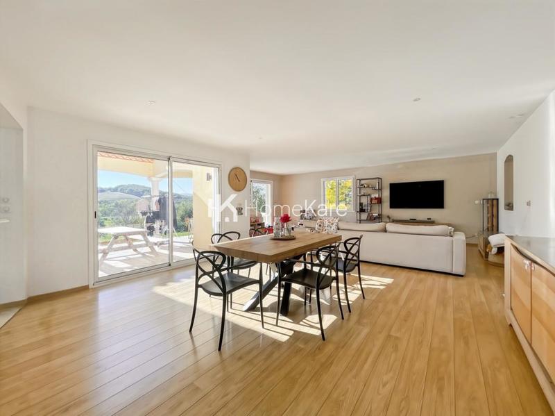 Maison - 130 m² - 5 pièces