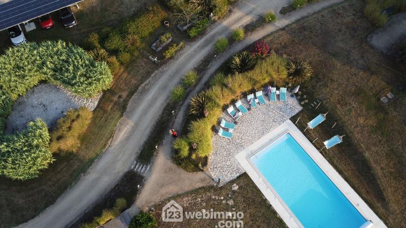 Maison - 737 m² - 20 pièces