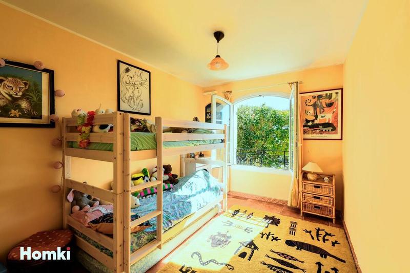 Maison - 180 m² - 6 pièces