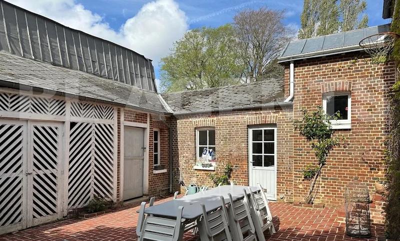 Demeure - 290 m² - 8 pièces