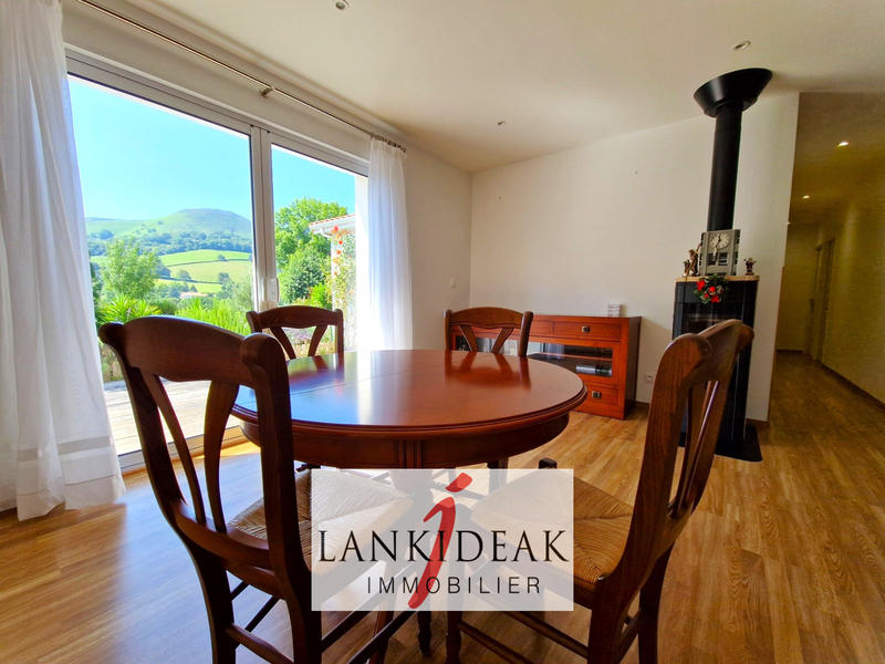 Maison - 146 m² - 5 pièces