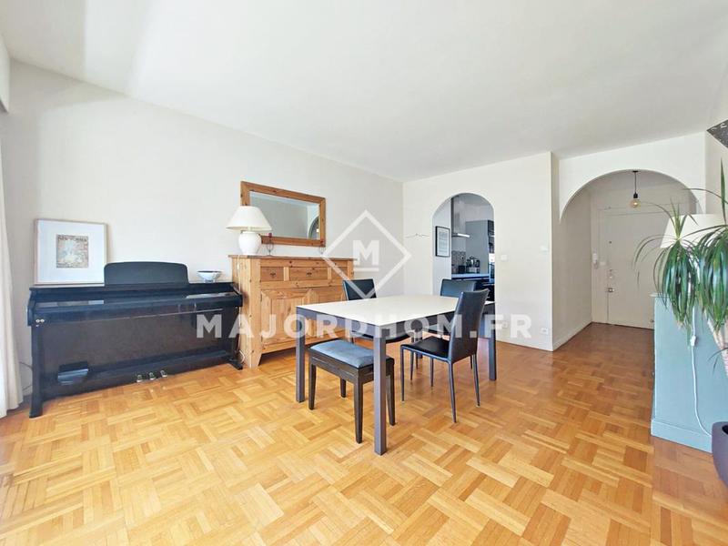 Appartement - 100 m² - 5 pièces