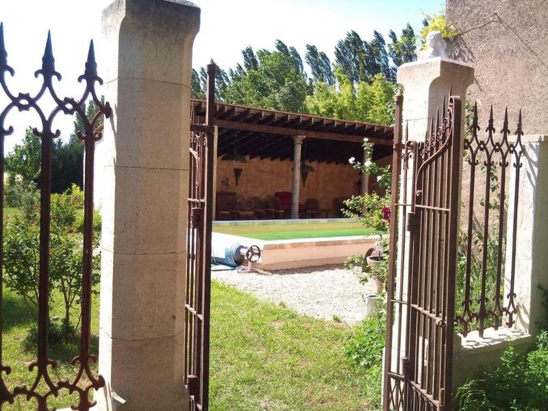 Mas - 385 m² - 11 pièces