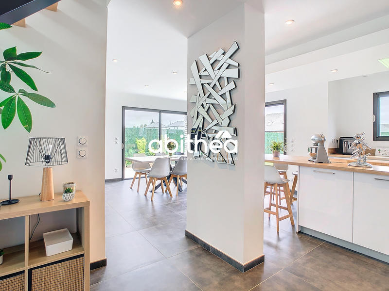 Maison - 137 m² - 6 pièces