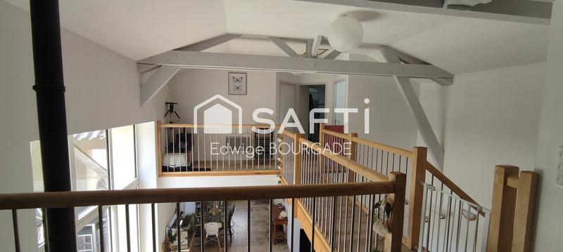 Maison - 230 m² - 12 pièces