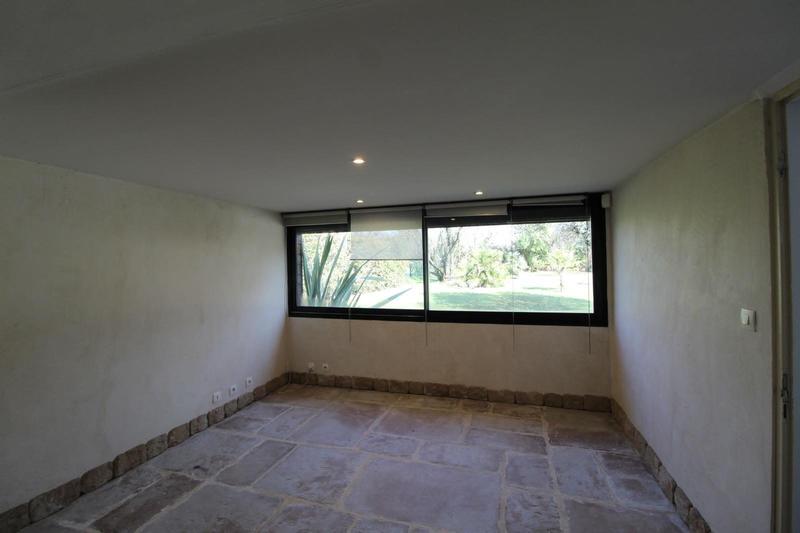 Villa - 216 m² - 9 pièces