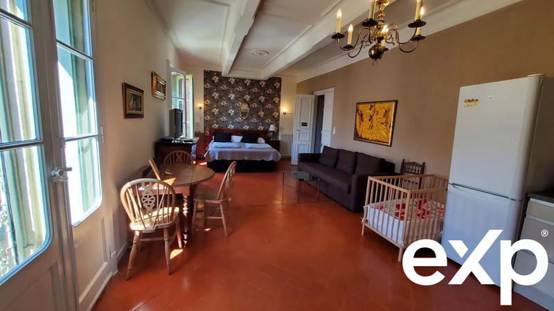 Maison - 430 m² - 18 pièces