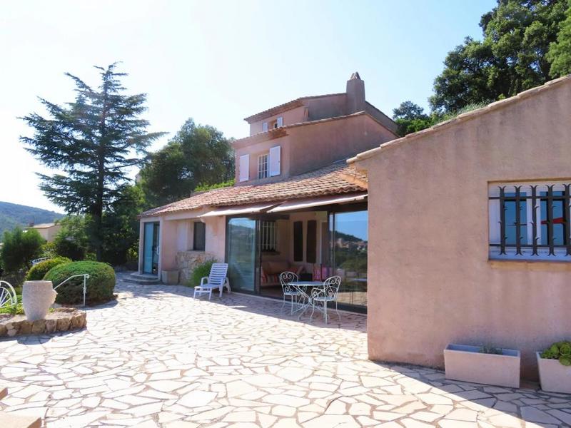 Villa - 169 m² - 5 pièces