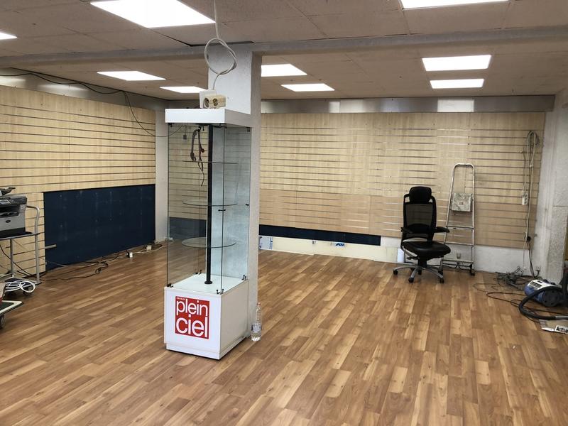 Local commercial - 130 m² - 4 pièces