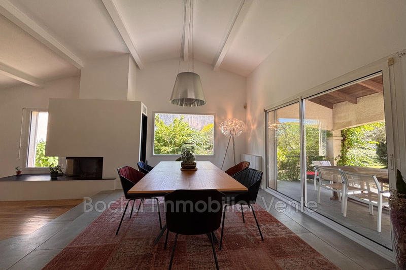 Villa - 220 m² - 6 pièces