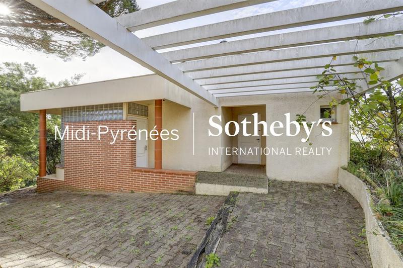 Maison - 270 m² - 10 pièces