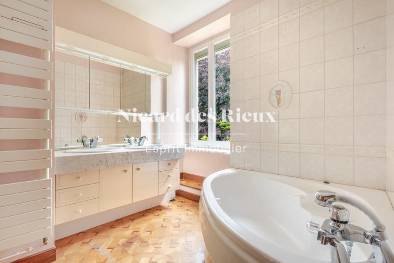 Maison ancienne - 280 m² - 9 pièces