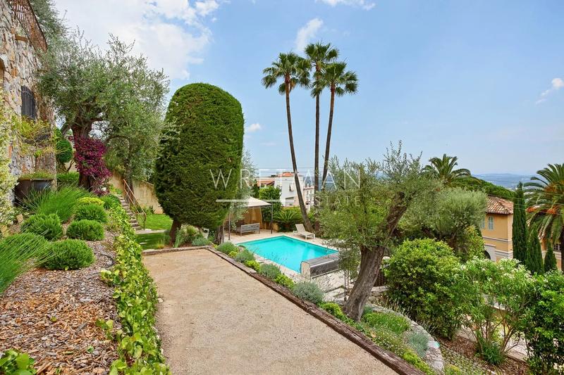 Maison de ville - 200 m² - 7 pièces