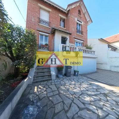 Maison - 127 m² - 8 pièces