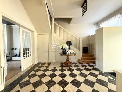 Maison bourgeoise - 226 m² - 7 pièces