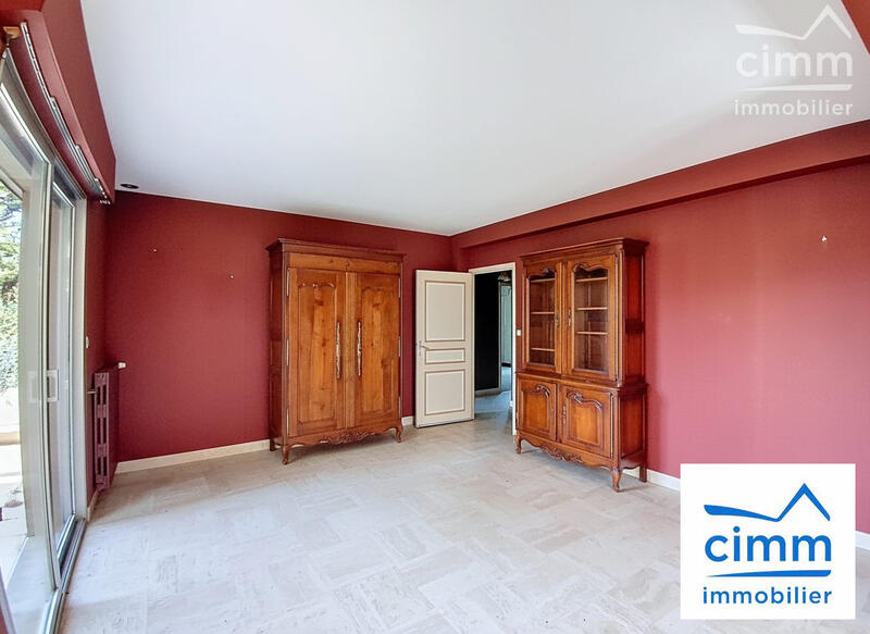 Maison - 215 m² - 5 pièces