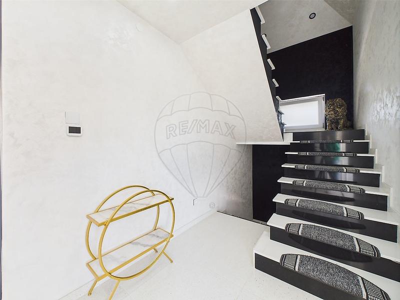 Maison - 255 m² - 6 pièces