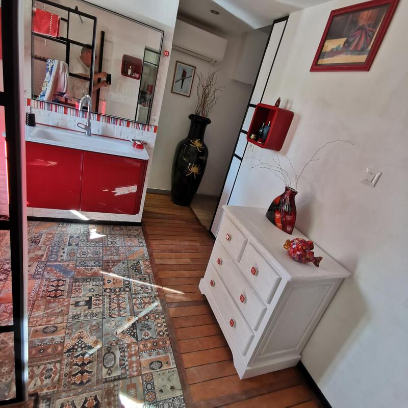 Maison - 244 m² - 5 pièces