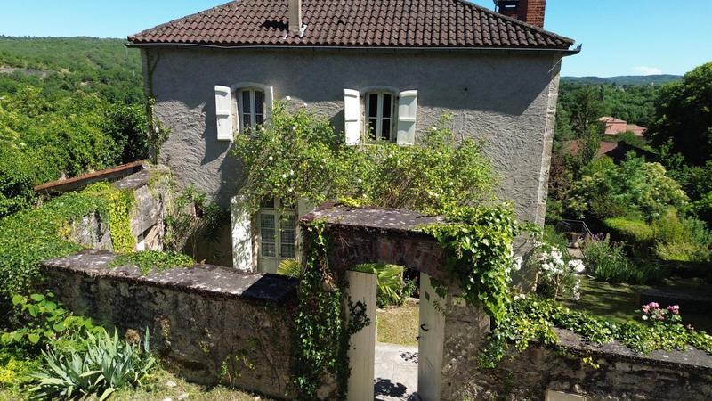 Maison - 160 m² - 8 pièces