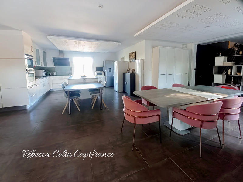 Maison - 184 m² - 6 pièces