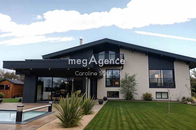 Maison - 385 m² - 13 pièces