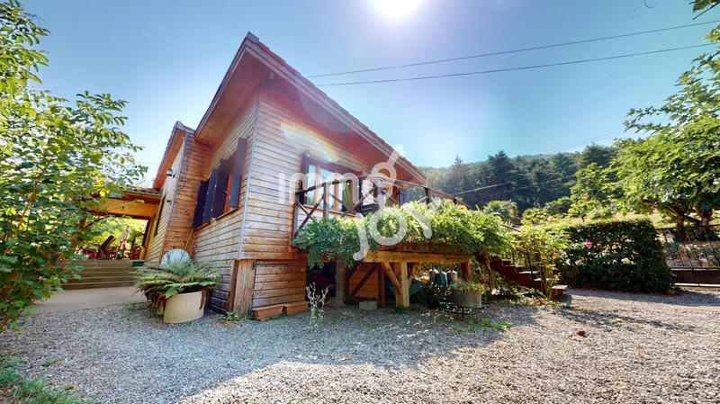 Maison - 93 m² - 4 pièces