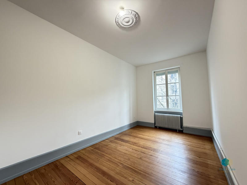 Appartement - 80 m² - 3 pièces