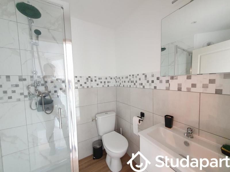 Chambre - 13 m² - 1 pièce