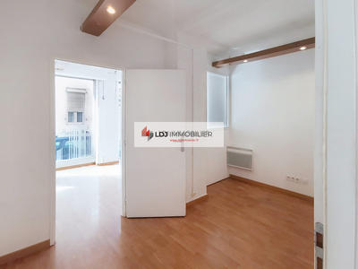 Local commercial - 220 m² - 13 pièces