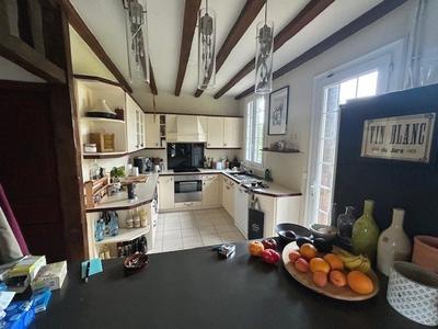 Maison - 200 m² - 5 pièces