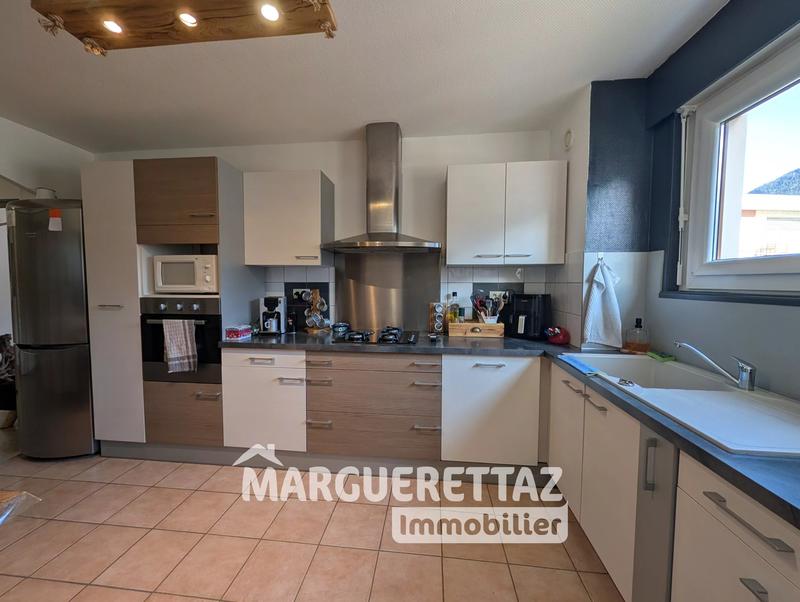 Appartement - 75 m² - 3 pièces