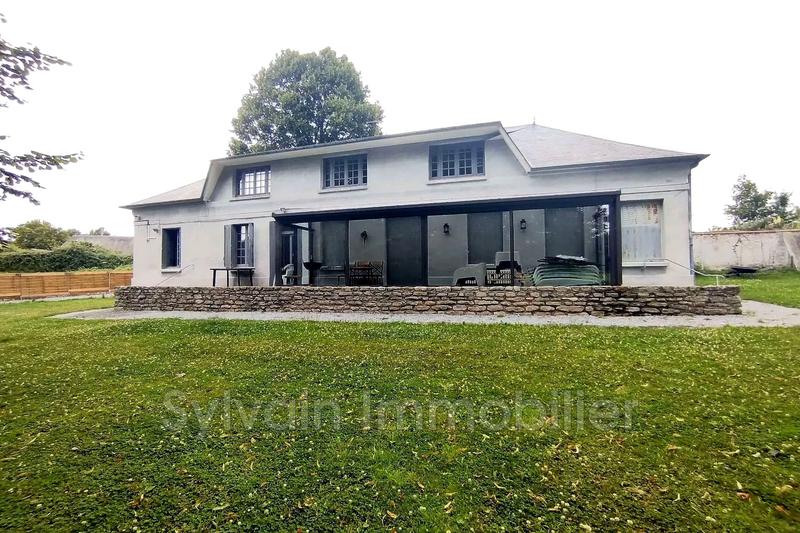 Maison - 220 m² - 9 pièces