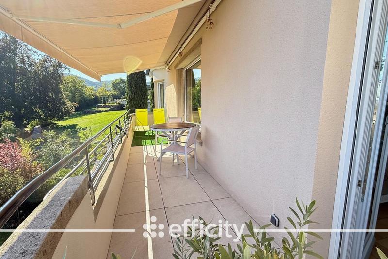 Maison - 383 m² - 12 pièces