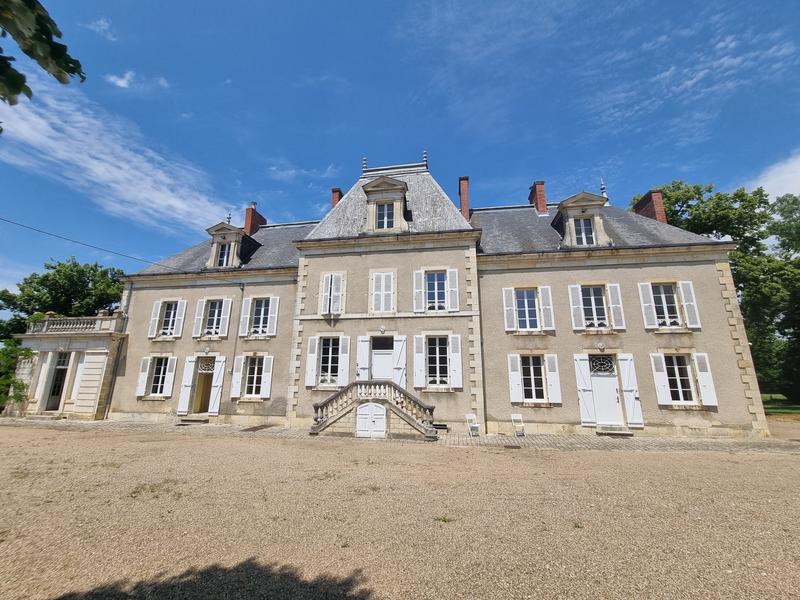 Château - 402 m² - 15 pièces